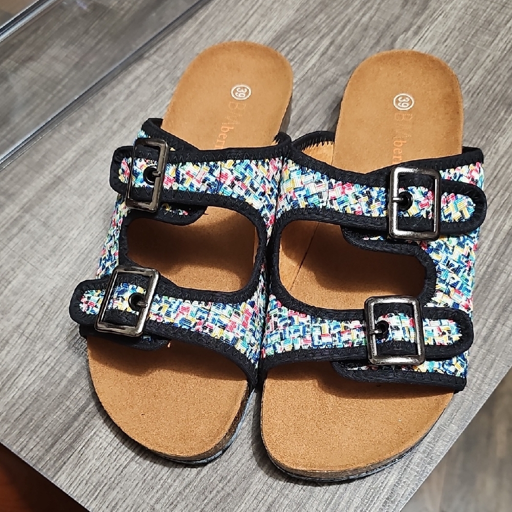 Bernie  MEV. Colorful Buckle Sandals